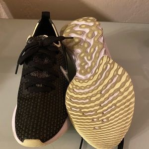 Nike React woman’s size 7